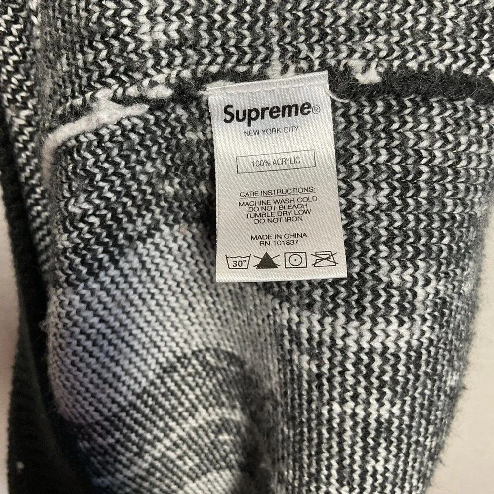 SUPREME - New York Skyline Stitch Knit Sweater White & Black FW20 sz L - Picture 7 of 8
